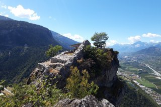Le promontoire sur lequel se situent les ruines du château